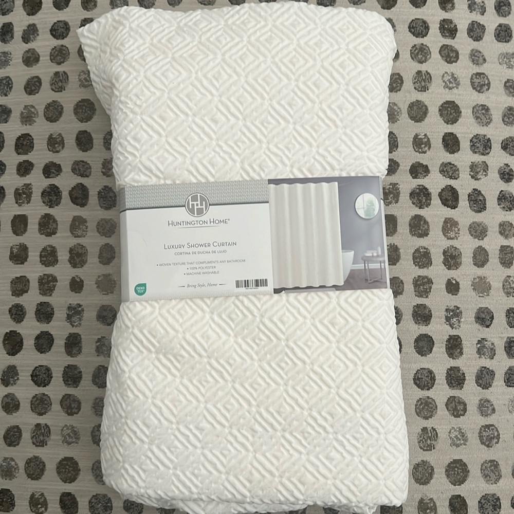 NWT lightweight shower curtain